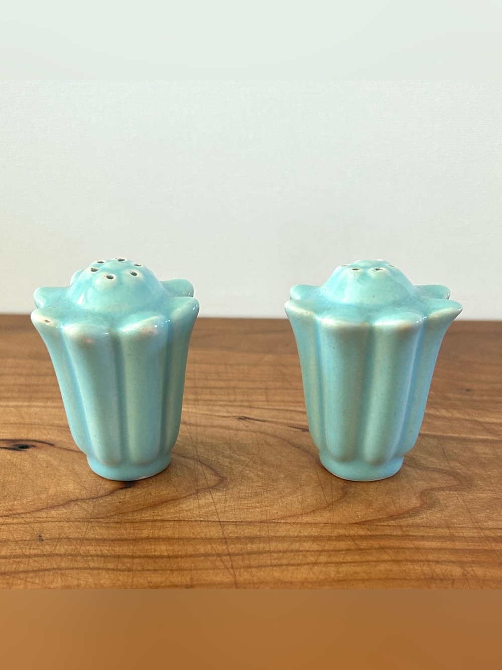 MCM Ceramic Salt & Pepper Shaker Set Turquoise Art Deco Unbranded *RARE